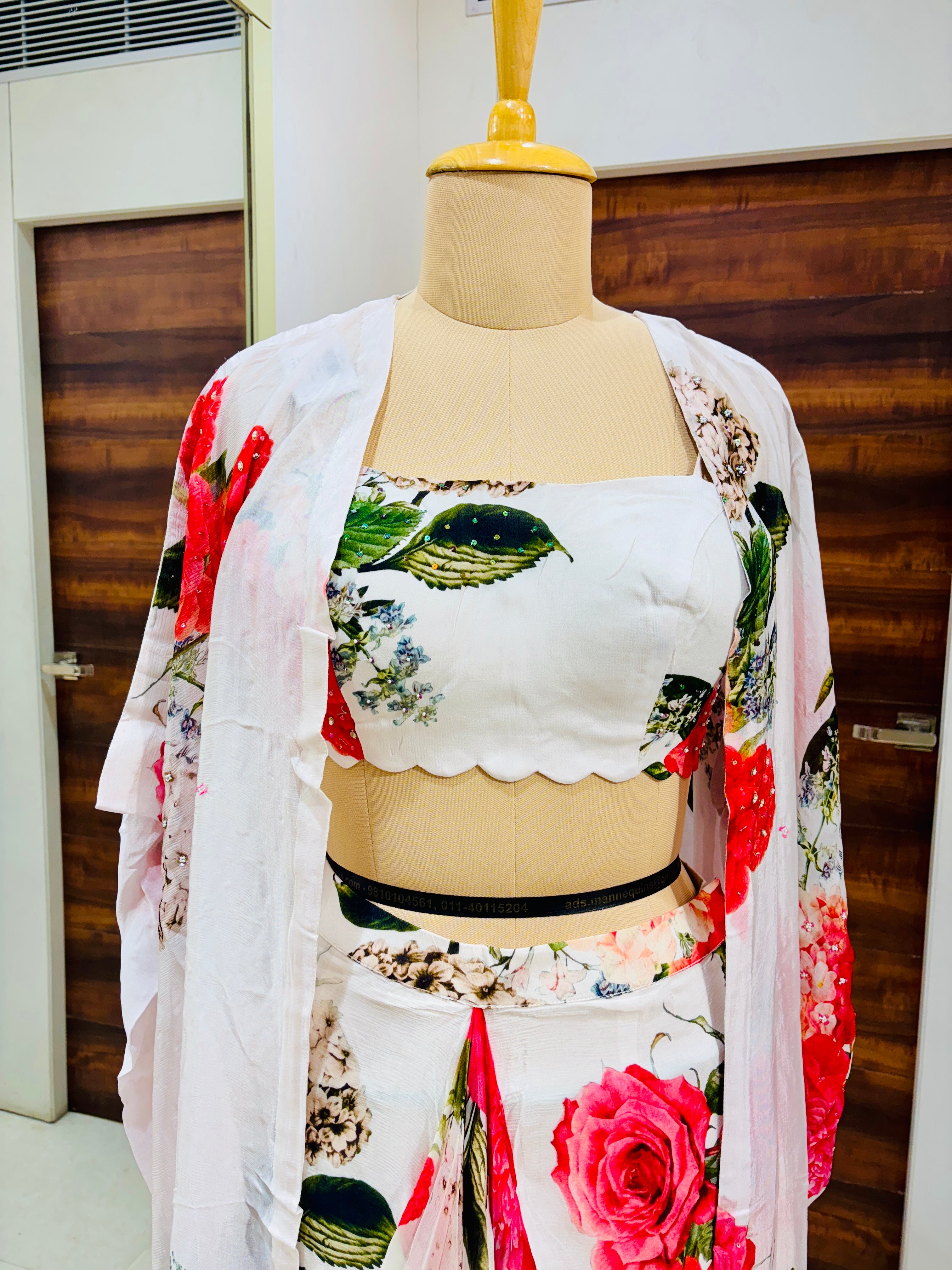 White floral print Georgette skirt set with shrug