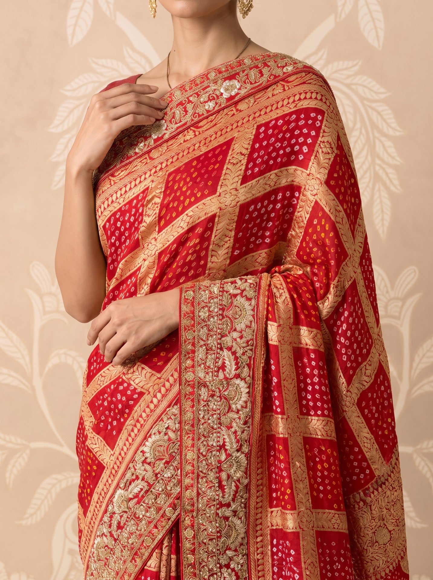 Red Kadi Jorjat Plan Silk Saree